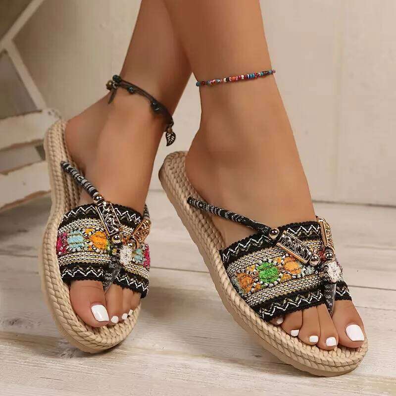 2026 Summer New Flat Women's Fashion Casual Shoes Outdoor Wear resistant Lightweight Sandals