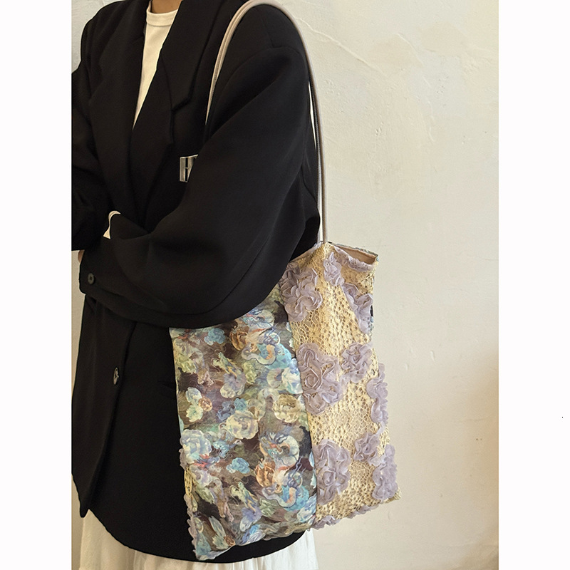 2026 Song Qian's Vintage Oil Painting Lace Canvas Bag New Model Luxury Handbag Large-capacity Shoulder Tote Bag Commuter Underarm Bag