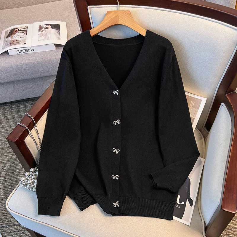 170Kg Plus Size Womens Bust 160 Spring Autumn Loose V-Neck Cardigan Bow Sweater Knitted Jacket Black White 5XL 6XL 7XL 8XL 9XL M260306