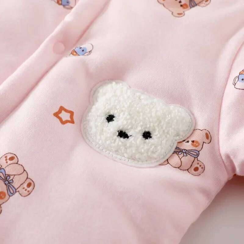 Winter Cute Animal Design Neonatal Boys Girls Teddy Bear Pattern 100 Cotton Rompers Children's Clothing Z260306