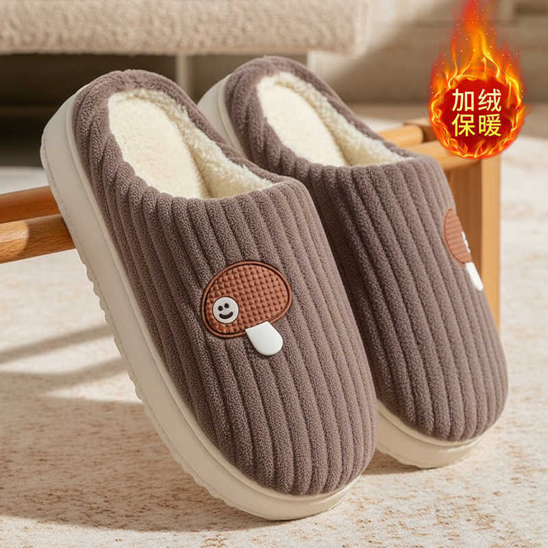 2025 New Plush Cotton Slippers for Women Autumn and Winter Indoor Home Slippers with Soft Cushioning Warm Fleece-Lined Cotton Shoes for Men S260305
