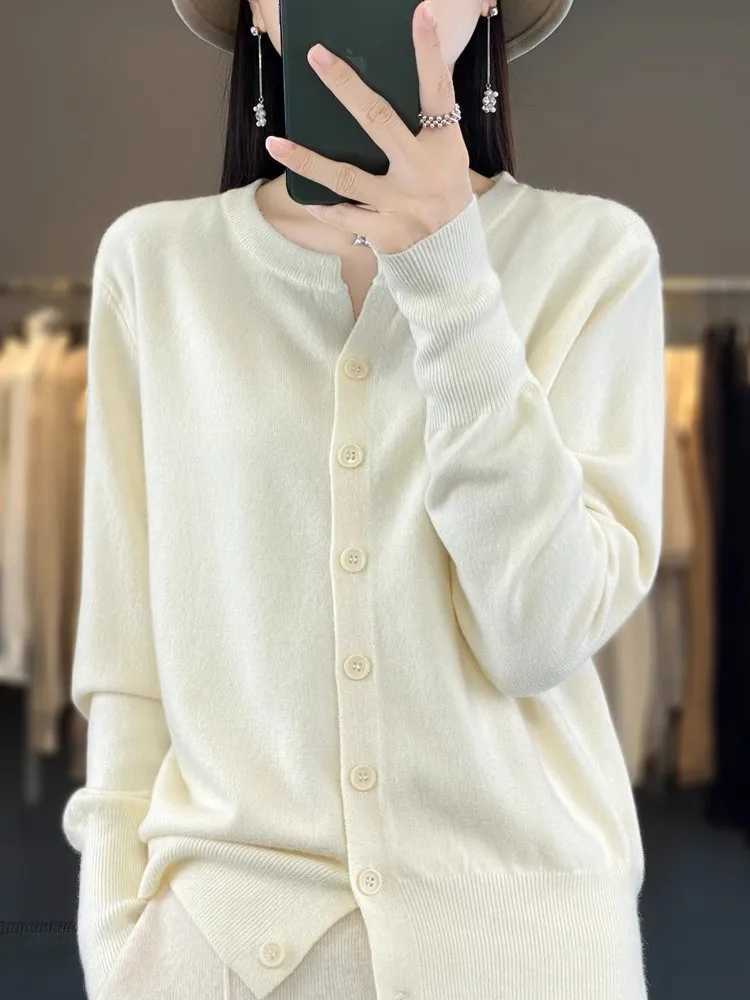 AOSSVIAO 2025 Autumn Winter New Cashmere Cardigan Women Solid Color Sweater Women Loose O-Neck Knitted Sweaters Simple Versatile M260306