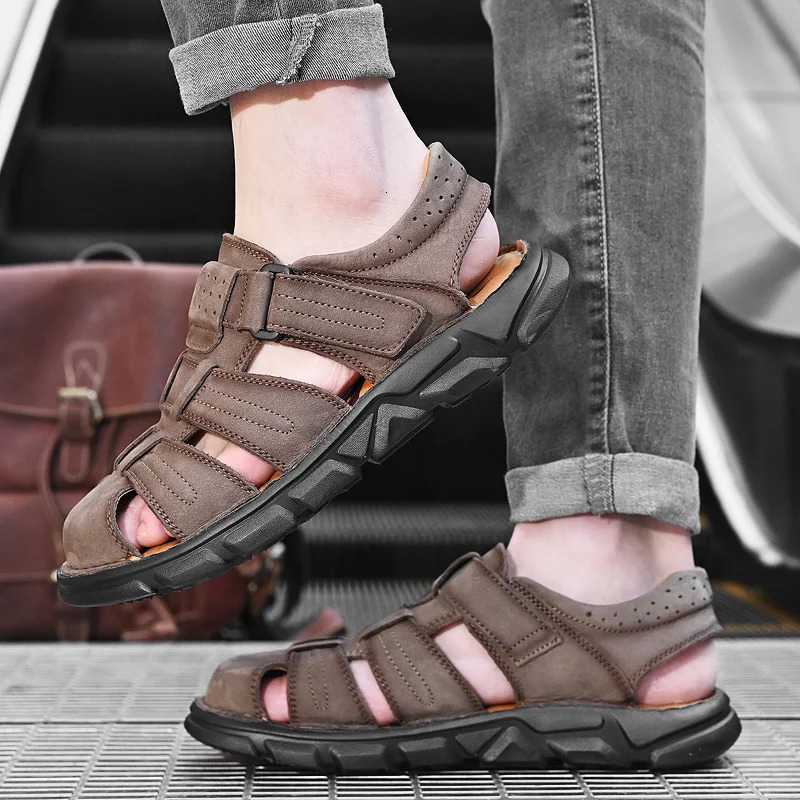 Summer Genuine Leather Mens Sandals Lightweight Mens Shoes Outdoor Comfortable Beach Sandals Fashion Casual Shoes Sneakers 260304