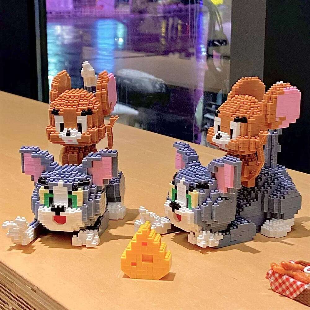 Funny Tom And Jerry Micro Building Blocks Cheese Cat and Mouse Assembly 3D Model Anime Mini Brick Figure Toy For Christmas Gift Z260305