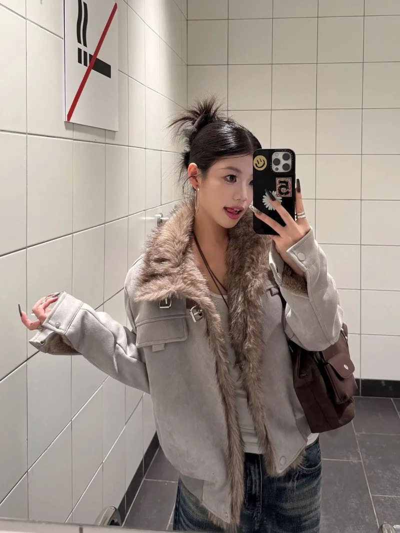 American Leisure Motorcycle Suit Slim Plus Velvet Short Coat Female Fur Collar Splicing Stand Loose Trend Jacket 260228