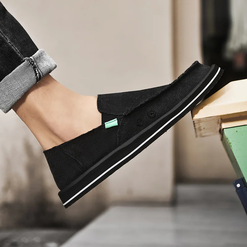 2026 Spring Handmade Canvas Casual Men Shoes Fashion Sneakers Man Loafers Breathable Low Top Flat Shoes Soft Driving 260305