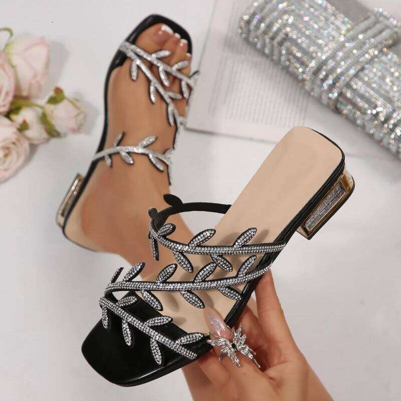 2026 Summer New Women's Fashion Design Casual Outdoor Simple Open toed Coarse Heel Sandals