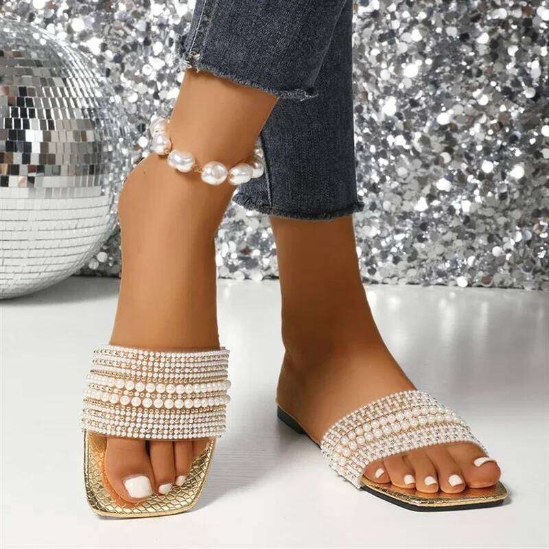 Summer 2025 new fashionable casual women's shoes, plus size comfortable pearl decoration solid color flat slippers