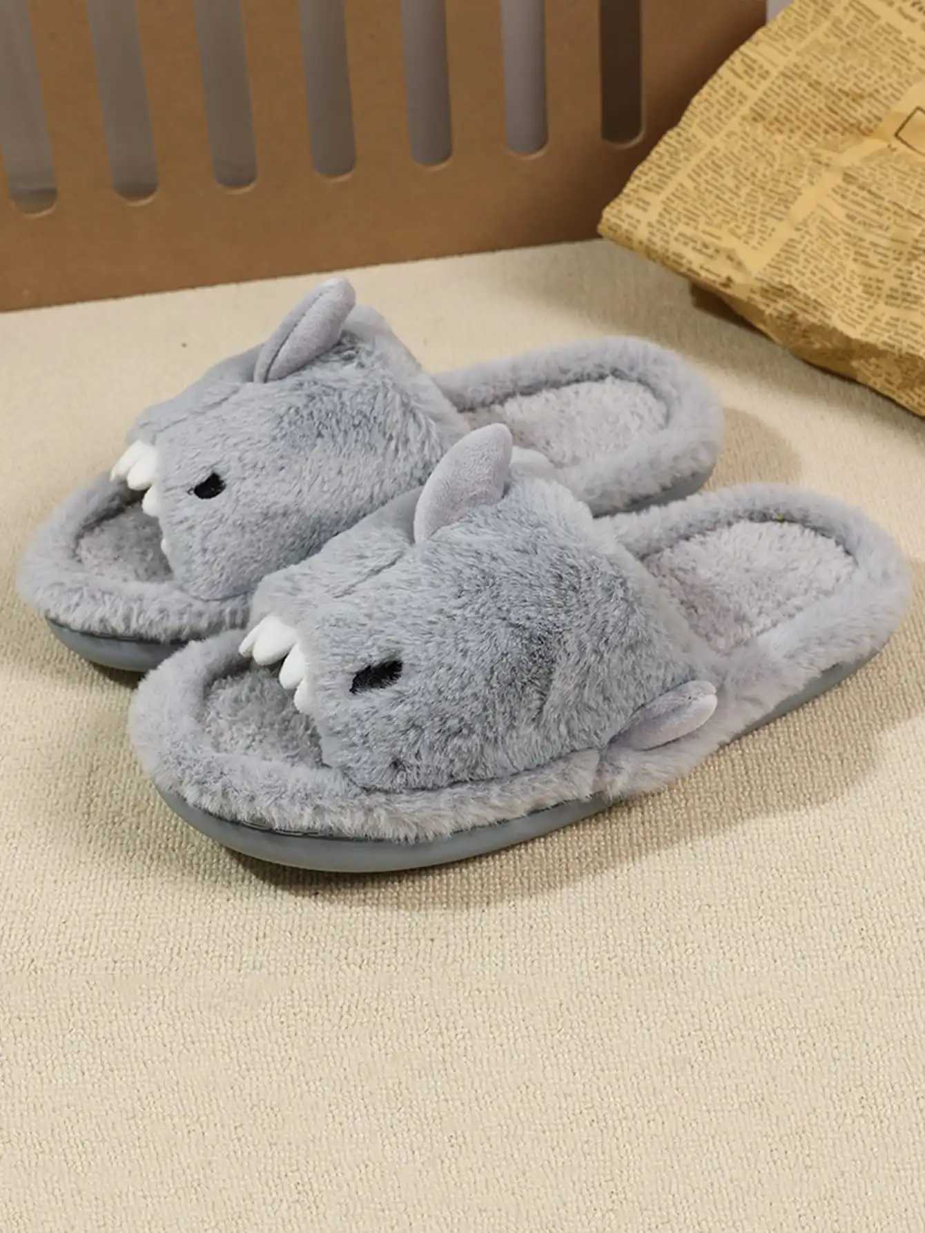Mens Home Cotton Slippers Are Soft Comfortable and Warm Indoor Fun Cartoon One Word Cotton Slippers S260305