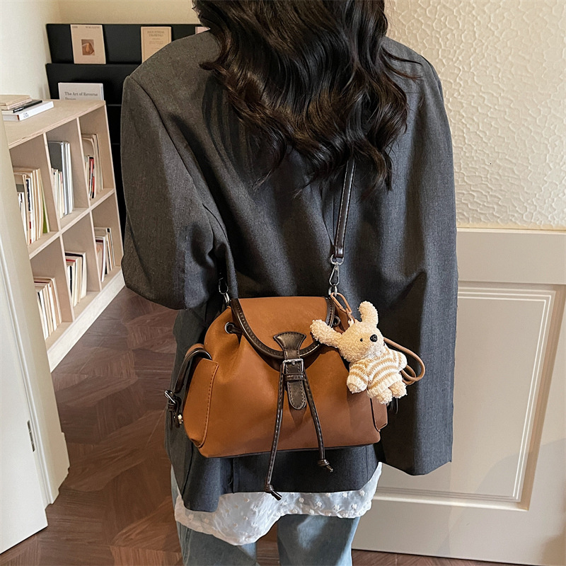 High end retro women's backpack new multifunctional shoulder bag large capacity commuting fashionable crossbody bag luxury handbag designer bag