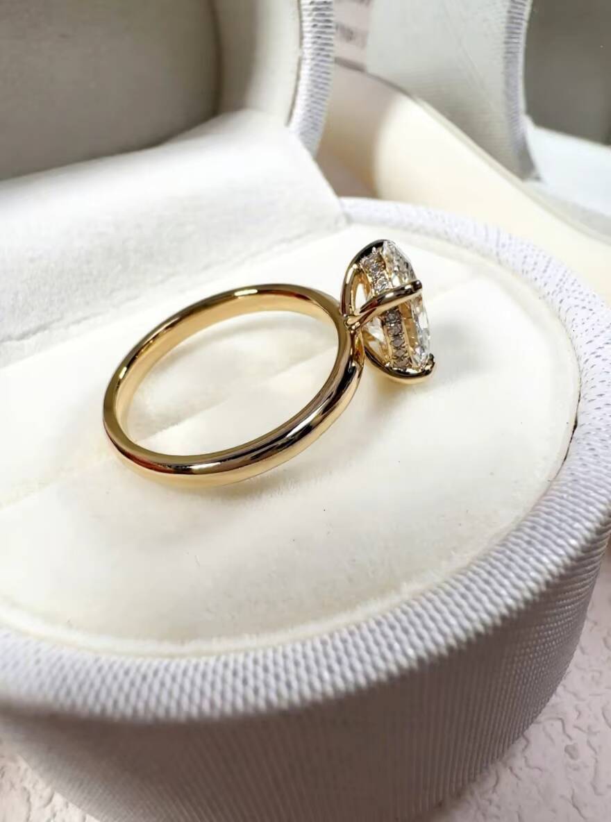 IGI Certified Lab-Grown Diamond Ring 18K Solid Gold Oval Shape Four-Prong Womens Wedding Ring