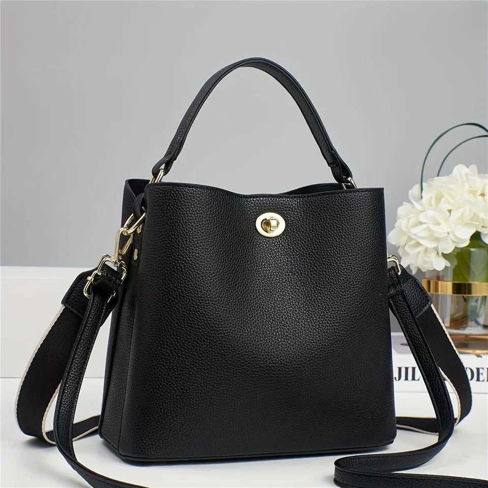 New Womens Handbag Bucket Bag Female Bag Lightweight Crossbody Single Shoulder Bag Twist Lock Small Bucket Bag H260306