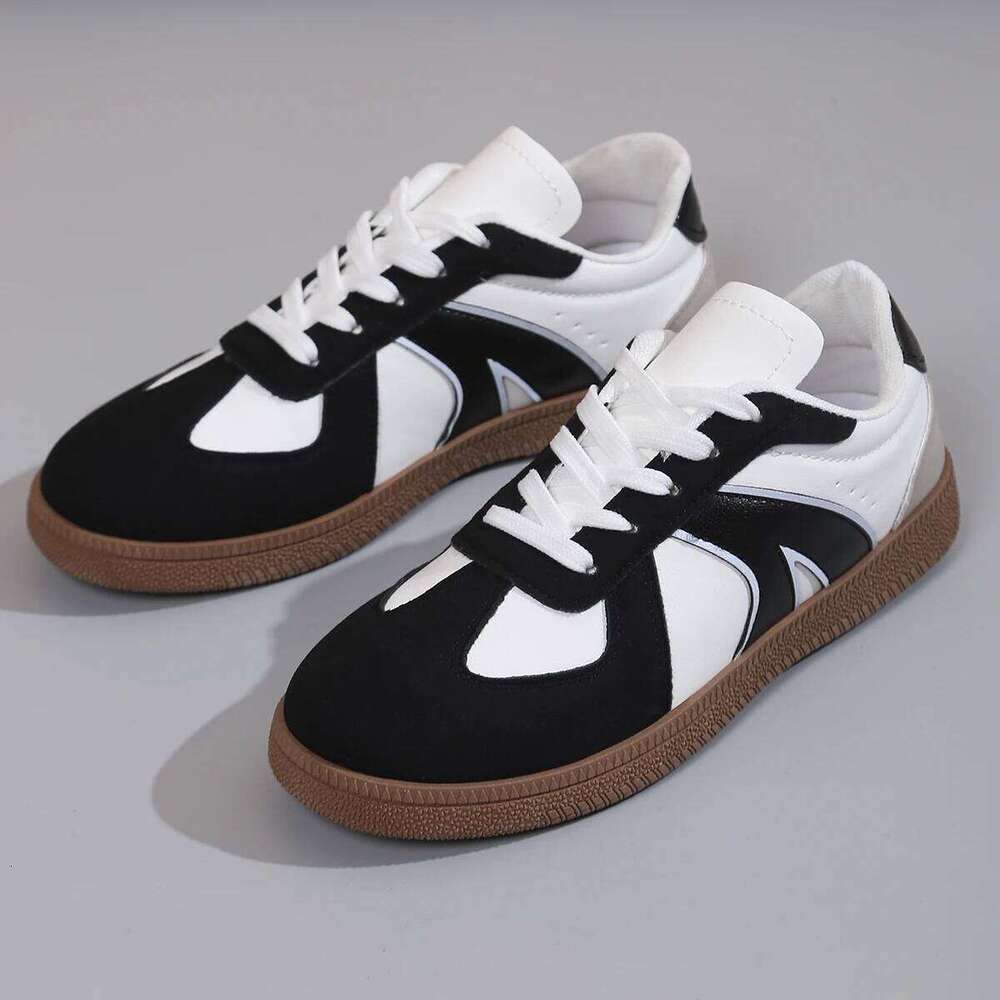 New Fashionable Women's Comfortable Sports 2025 Spring and Autumn Large Size Casual Flat White Shoes for Women