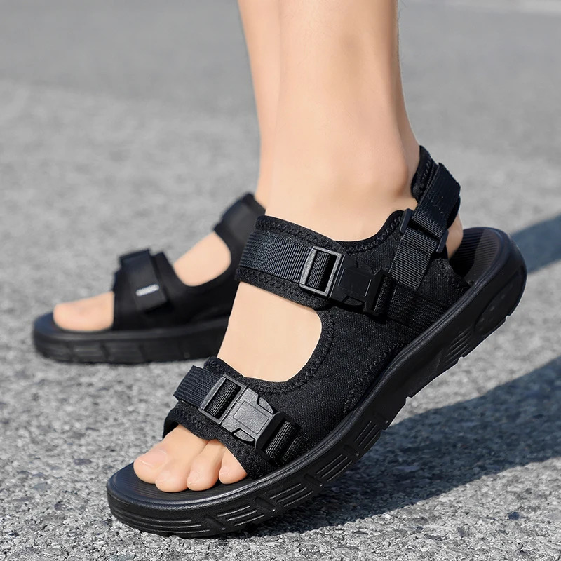 A Pair of Mens Sandals Summer Trendy Sports Outer Wear Non-Slip Wear-Resistant Soft-Soled Driving Cool Beach Shoes for Men 260304