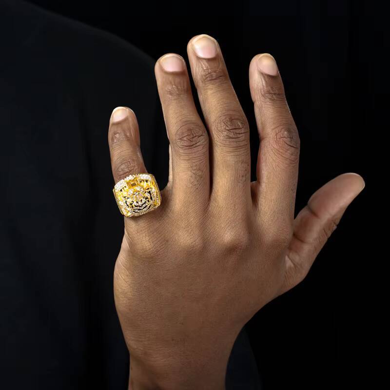 Special Design Hip Hop Jewelry Gold-Plated 925 Sterling Silver VVS Moissanite Diamond Shining 3D Tiger Ring With GRA Certificate