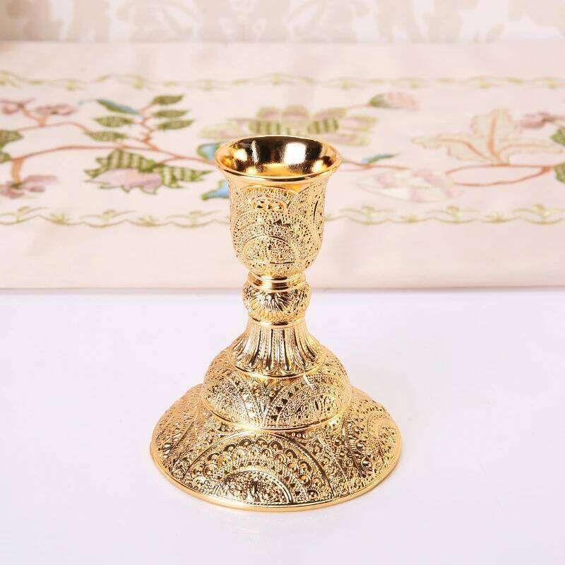 Small Gold Metal Wedding Candlestick European Candle Holder Table Candlelight Dinner Hotel Home Decor Anniversary Candelabrum XJ260305