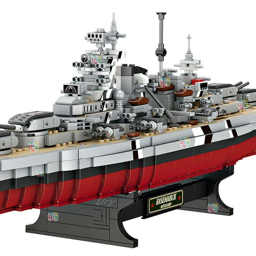 2081pcs Military WW2 Bismarck Battleship Large Boat Cruiser Model Weapon Building Blocks MOC Warship Set Toys for Children Gifts Z260306