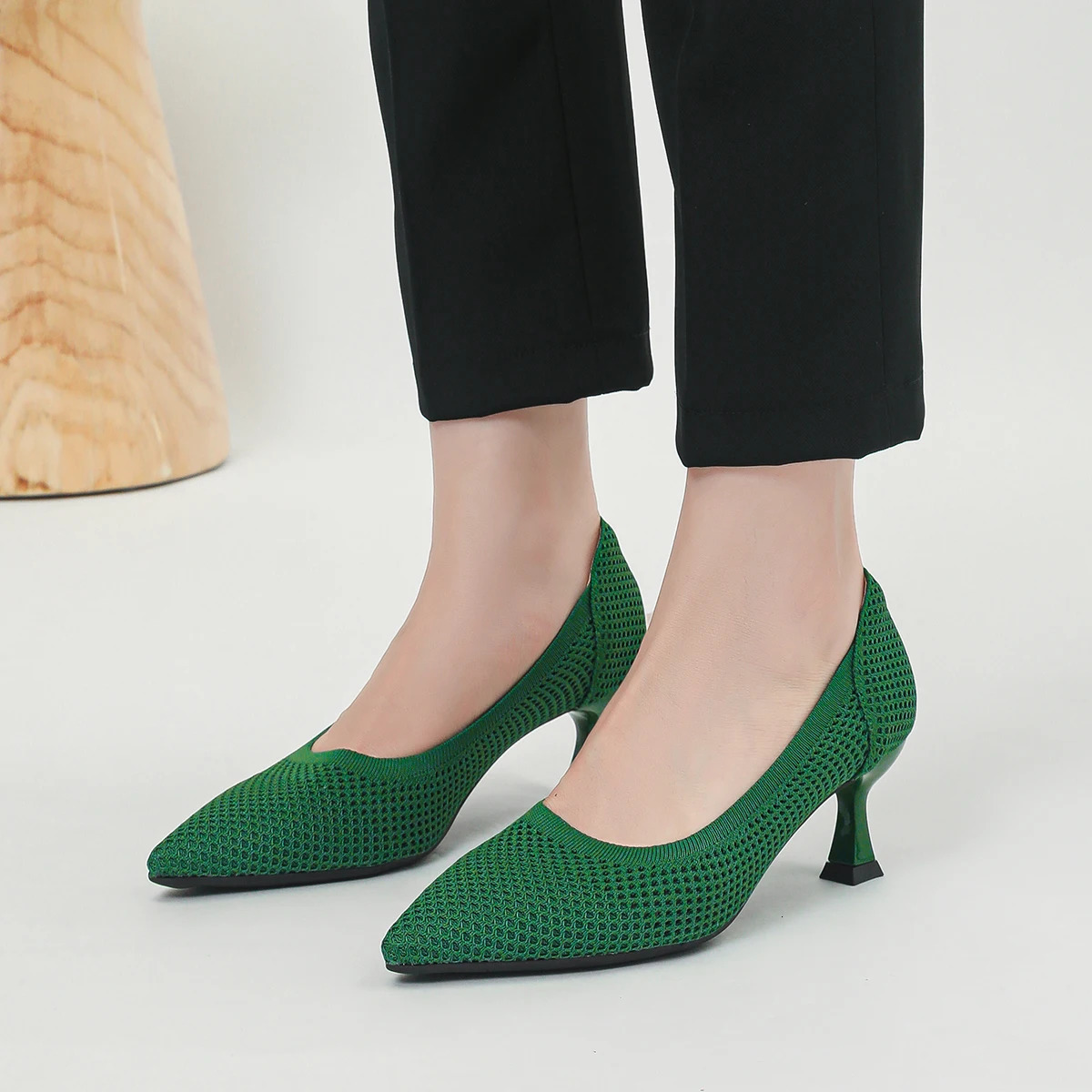 Large Womens Summer High Heels Mesh Breathable Knitted Non slip Rubber Sole Fashion Soft Lightweight Pointed Shoes 260306