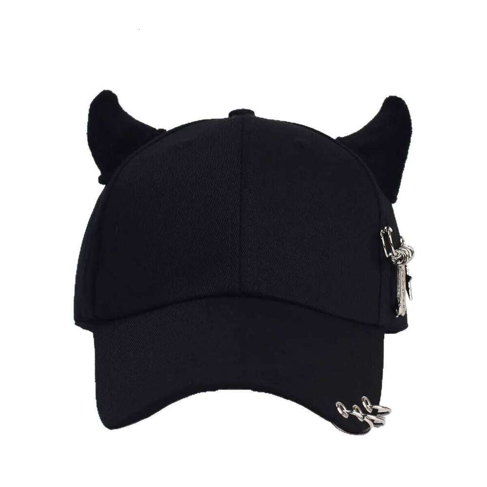 New Unisex Lron Ring Cow Horn Personality Baseball Caps Spring Autumn Outdoor Adjustable Casual Hats Sunscreen Hat Y260304