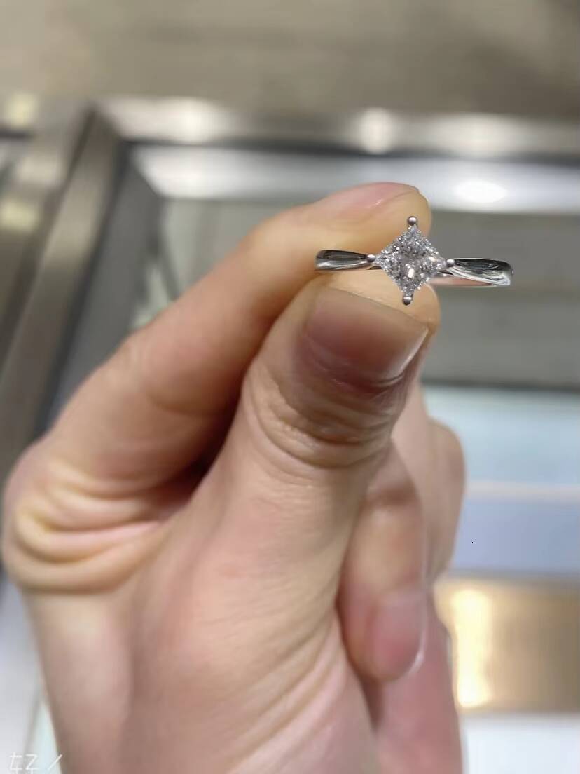 Authentic 18K Gold Cultivated Diamond Ring Female Princess Square Four-claw IGI Certified Light Luxury Niche Birthday Gift for