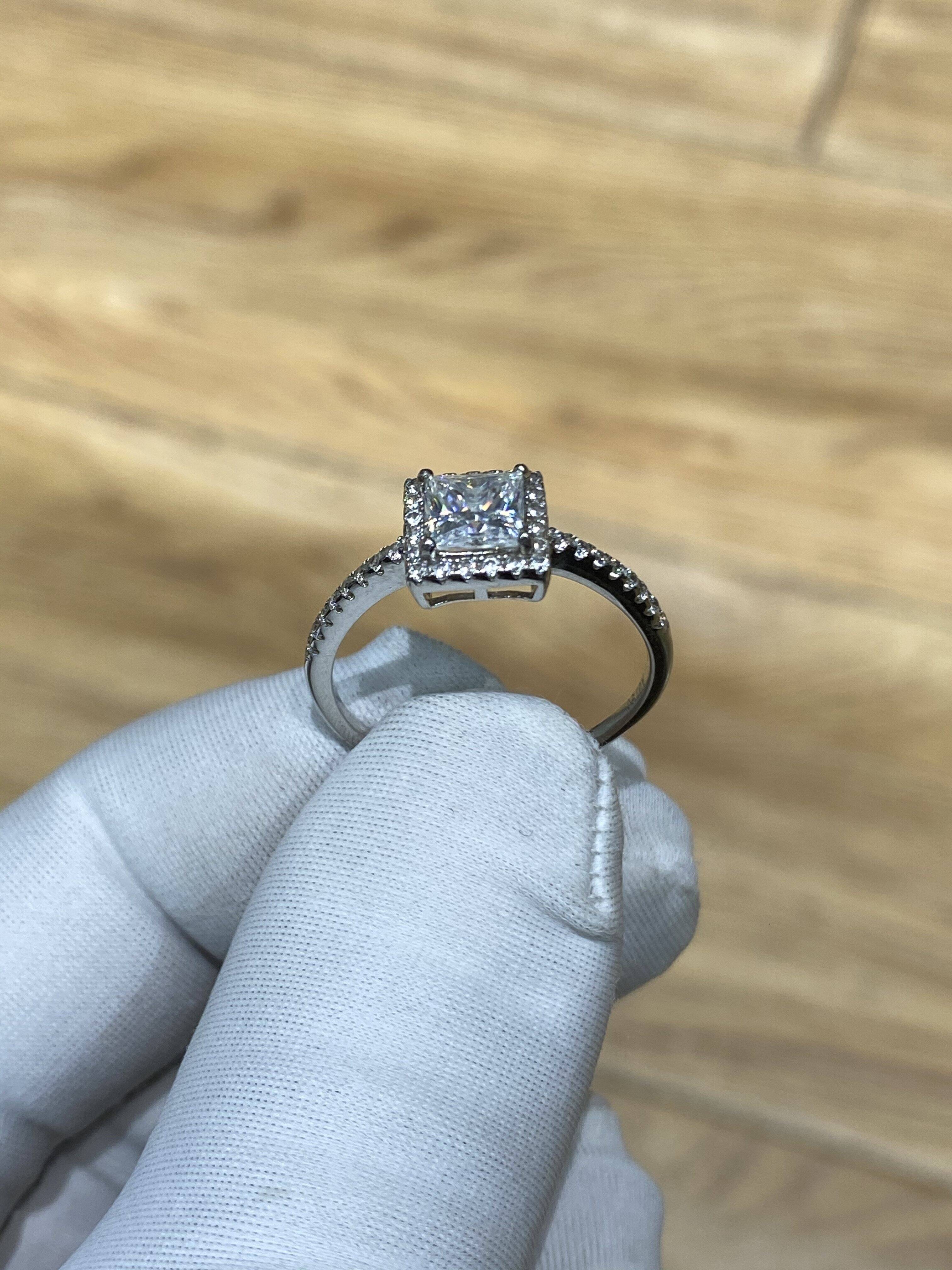 18K Gold Princess Square Cultivated Diamond IGI Certified Womens Retro Elegant Beauty Finger Ring Girlfriends Birthday Gift