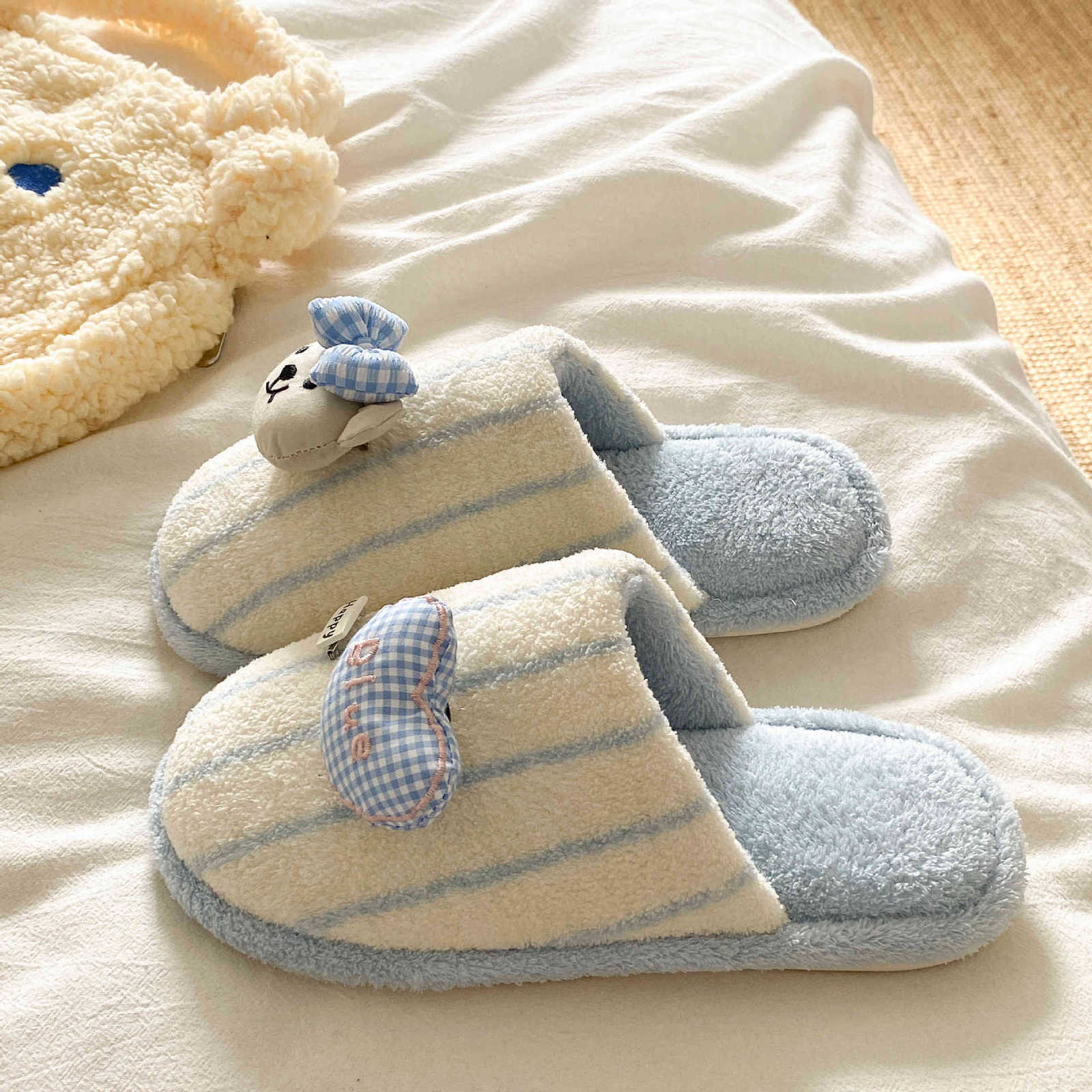 2025 New Cute Puppy Plush Cotton Slippers for Women Winter Indoor Home Warm Lightweight Comfortable Cotton Slippers S260305