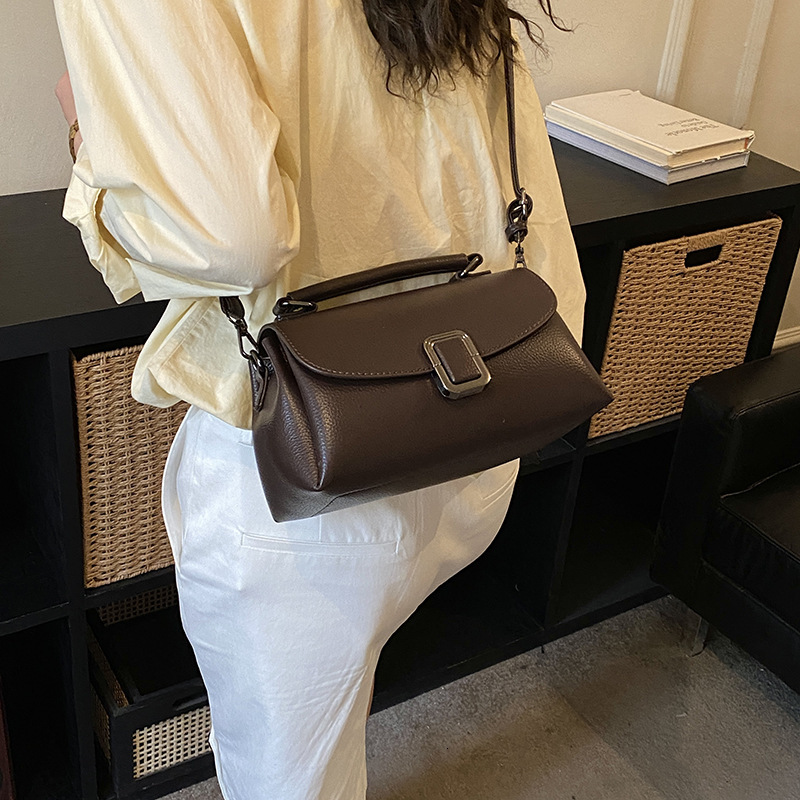 High quality textured bag, new niche minimalist commuting shoulder bag, fashionable multifunctional handbag, crossbody bag, designer bag