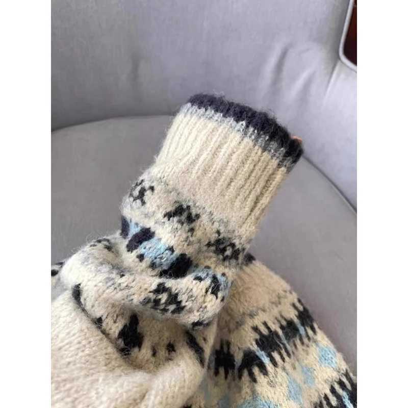 YIBASHU Autumn Winter Retro 90s Christmas Contrast Crewneck Jacquard Pattern Ladies Sweater Korean Knitted Button Cardigan Coat M260306