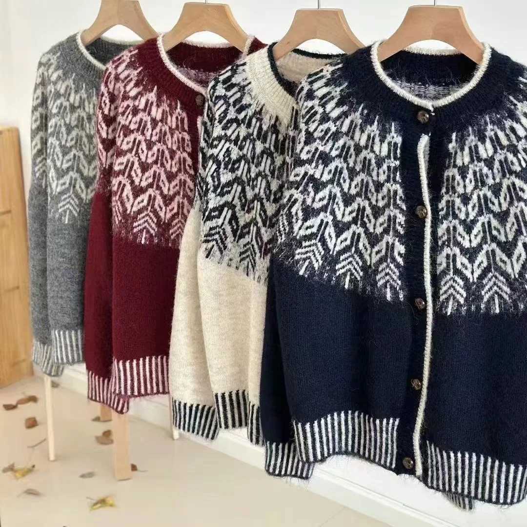 Zjaiss Autumn Winter Lazy Style Loose Long Sleeves O-neck Single-Breasted Knitted Cardigan Korean Retro Jacquard Women Sweater M260306