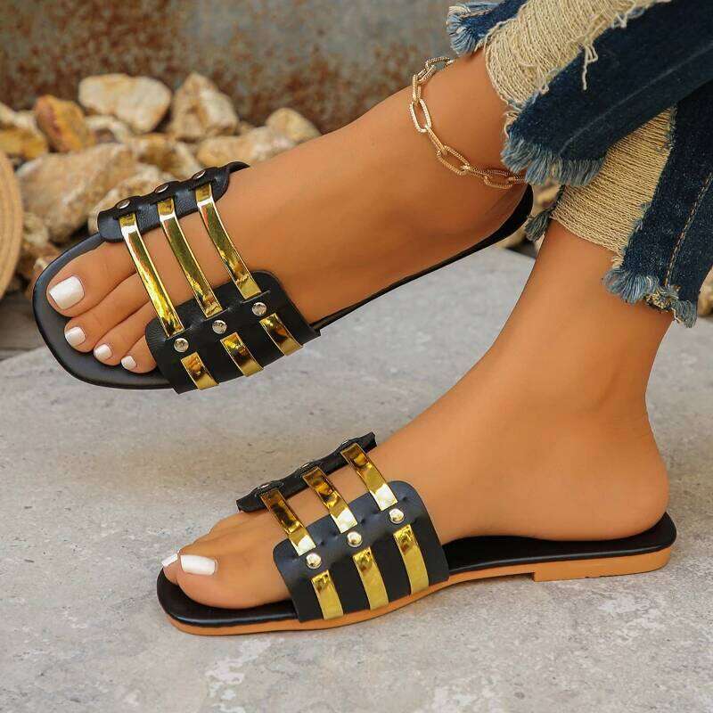 2025 Summer New Women's Fashion Versatile Slippers with Retro Hollow Design for Comfortable Cooling
