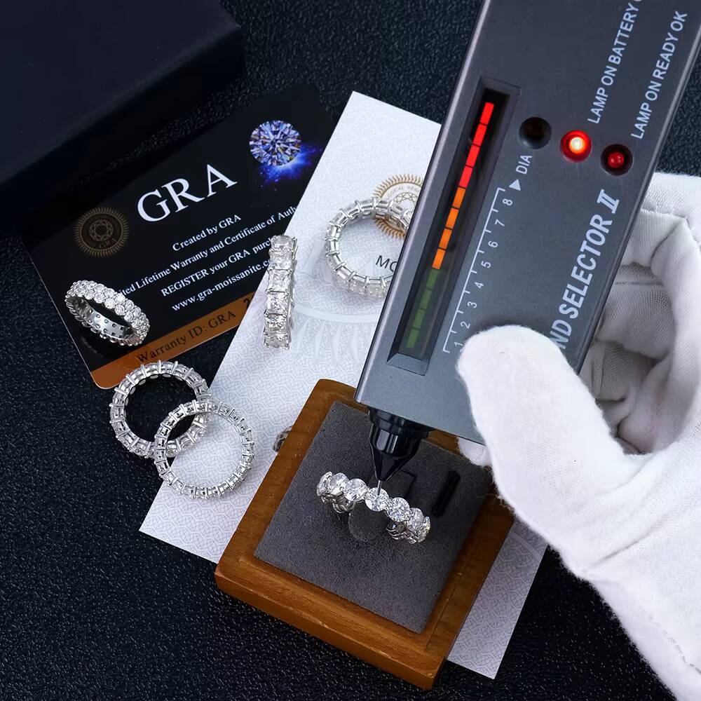 Iced Out S925 Silver Princess Emerald Round Cut Vvs d Color Eternity Moissanite Diamond Hip Hop Tennis Ring with Gra Certificate