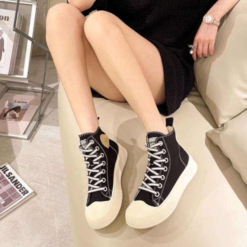 High-top canvas female 2025 new foreign gas breathable hundreds of small white flat bottom casual board shoes
