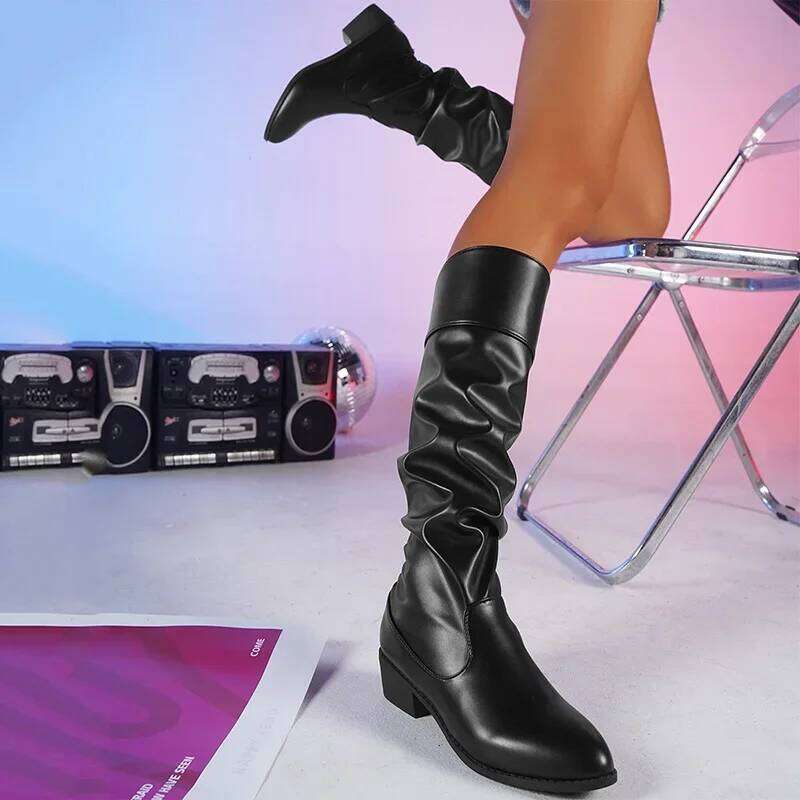 New retro women's pleated knee high boots for autumn and winter of 2025 fashionable slip on shoes