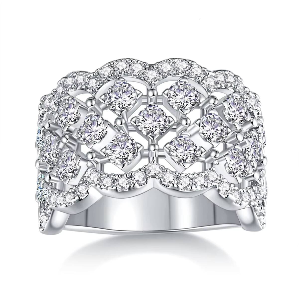 High-quality 925 sterling silver hip-hop ring round moissanite ring