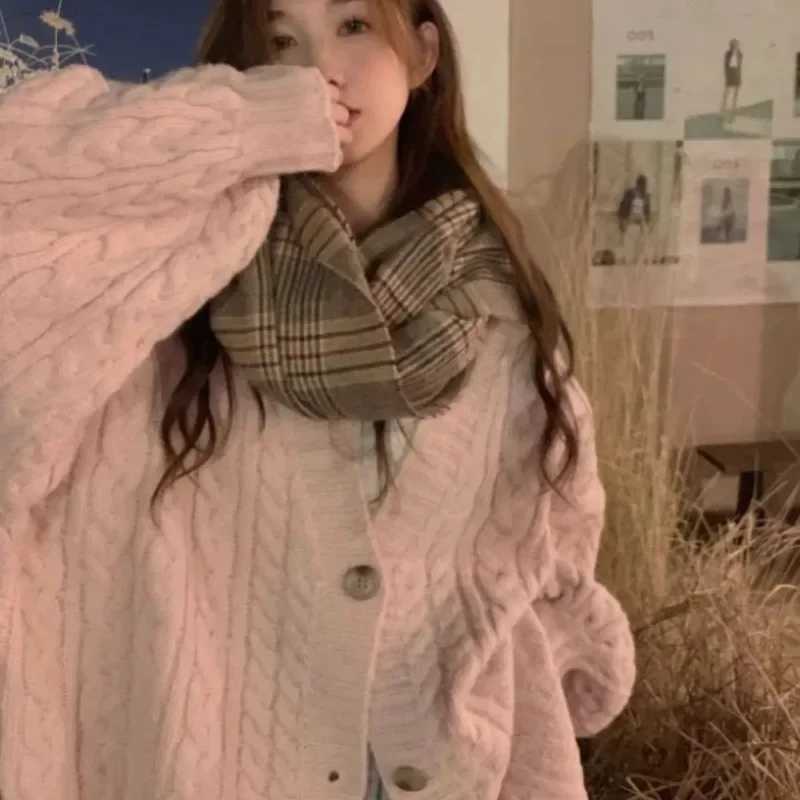 Twist Knitted Pink Sweater Woman 2024 New Medium and Long Loose Lazy Autumn Winter Women Design Gentle Knitted Cardigan Ladies M260306