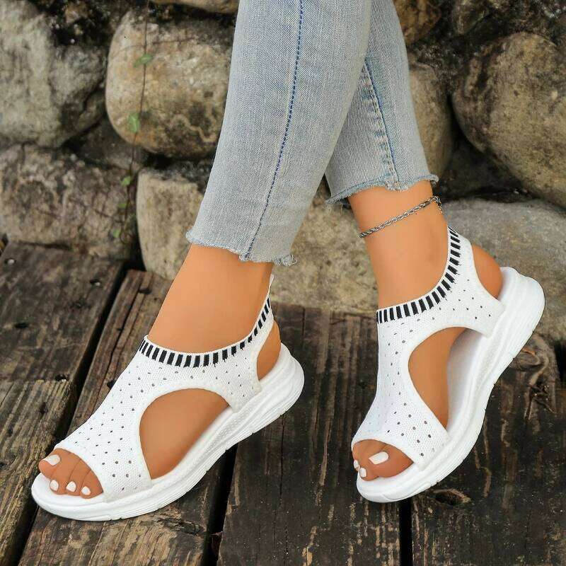 2026 New Women's One Word Buckle Non slip Wear resistant Outdoor Breathable and Comfortable Color blocked Sandals