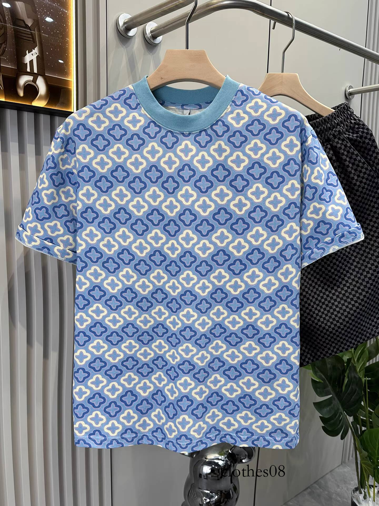 2025 Summer new men's fashionable short-sleeved T-shirt, printed pattern, stylish round neck, versatile top