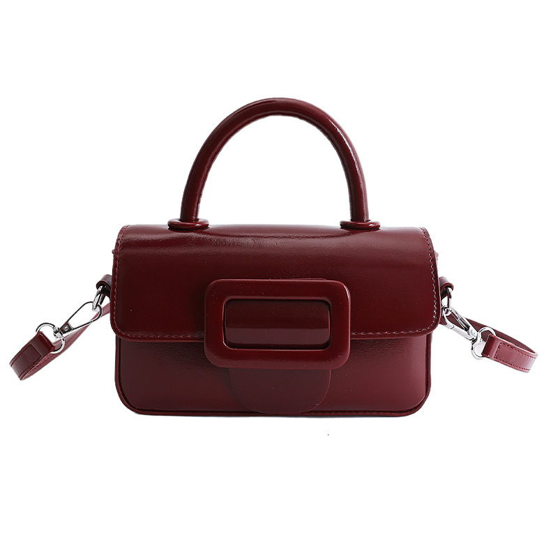 High end retro small square handbag, a new niche shoulder bag and crossbody bag designer bag suitable for women's daily commuting
