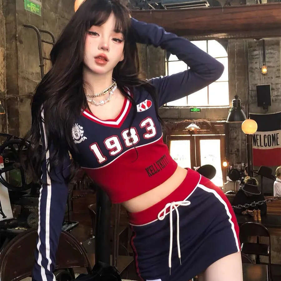 2025 Slim Fit Y2k Aesthetic Streetwear T Shirts Women American Retro Sexy Coquette Striped Patchwork Slim Tees E-girl Autumn Top