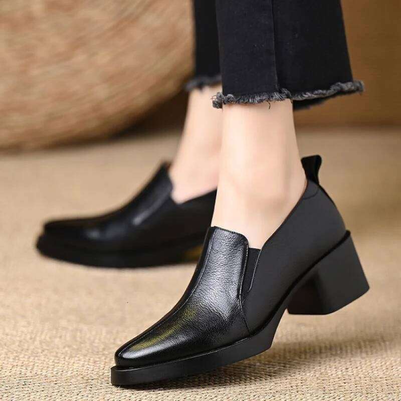 2025 Autumn/Winter Vintage British Style Slip-on Commuting Shoes - Deep V Pointed-Toe Chunky Heel Pumps in Soft Leather