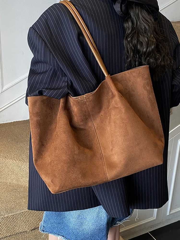 2025 Autumn/Winter New Suedette Shoulder Bag Fashionable and Casual Womens Daily Commuting Handbag with Small Bag H260306