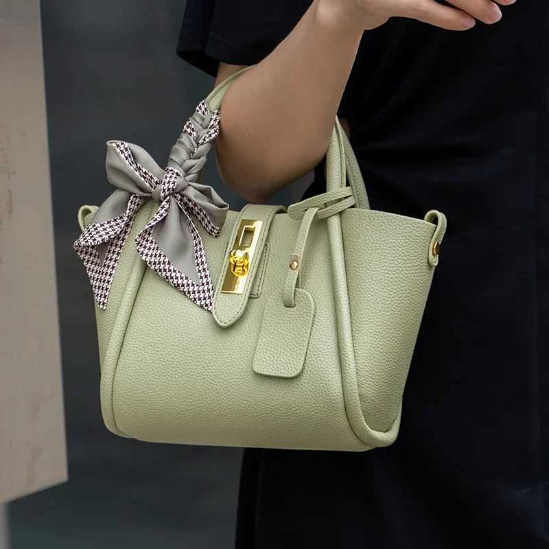 Womens Natural Cow Genuine Leather Shoulder Bag Female High Quality Designer Handbags Ladies Fashion Tote Crossbody Bags H260306