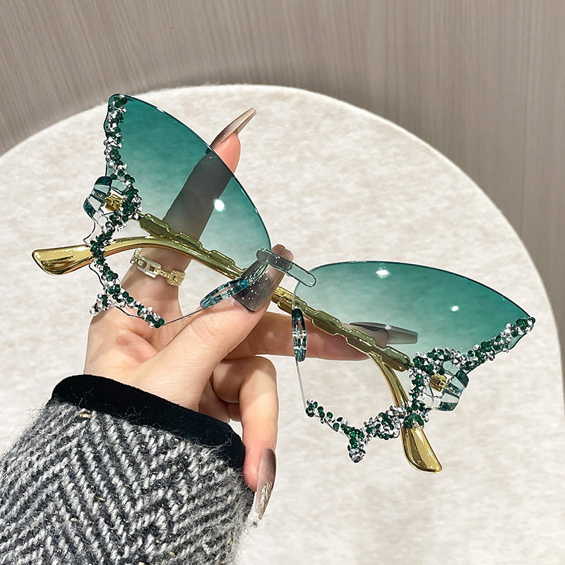2026 New Designer Luxury Brand Butterfly Men's And Women's Sunglasses High End Style Skinny Face Sunscreen Party Dance Fashion Show Fun Fram