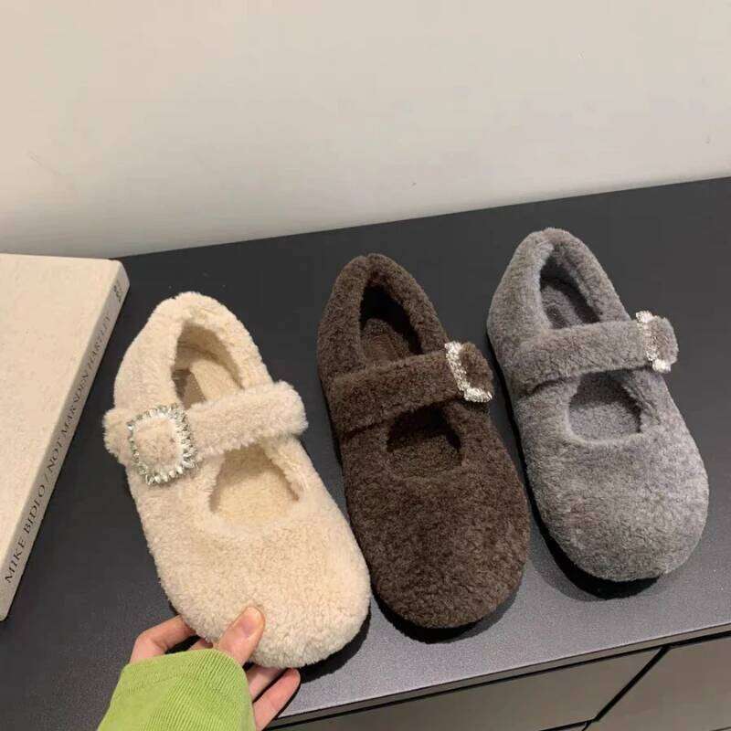 2025 Winter New Women's Comfortable Flat Sandals with One-Piece Buckle Cute Fuzzy Casual Shoes