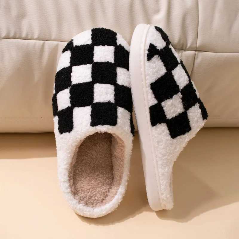 New Fuzzy Slippers Fashion Checker Indoor Embroidery Houseshoes Cozy Woman /Men Winter Fluffy House Retro Checkered Print Shoes S260305