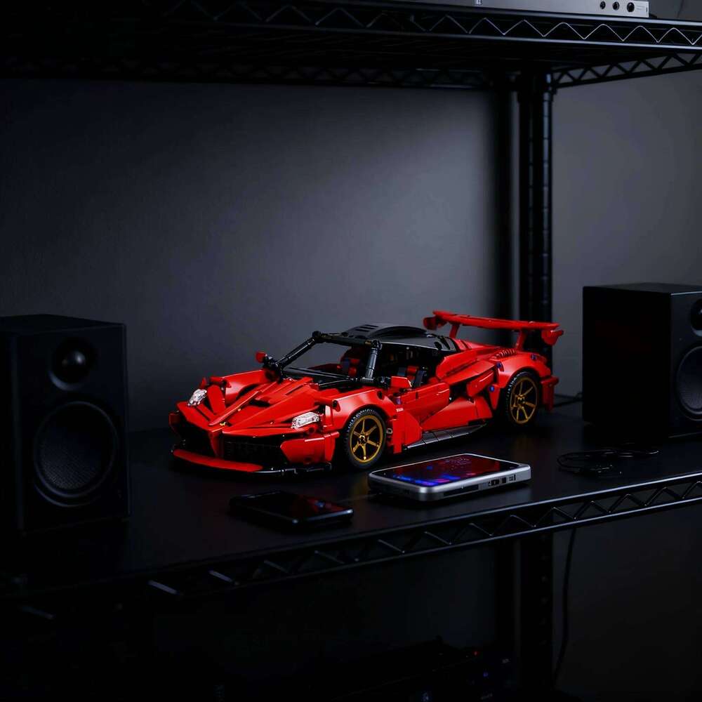 A classic red racing brick playset, perfect for tabletop bookshelf ornaments, and an ideal Christmas gift Z260306