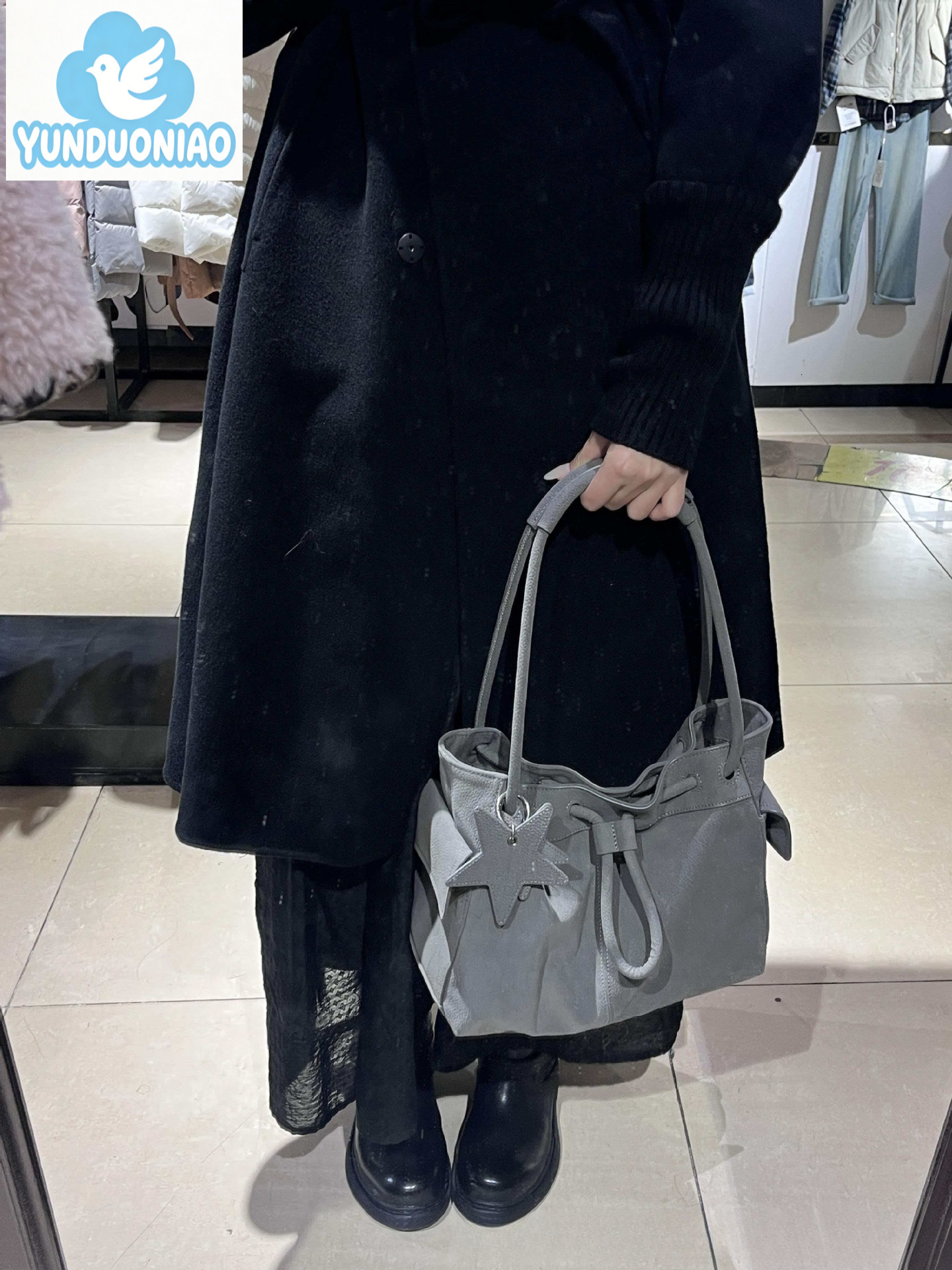 YUNDUONIAO new pattern soft leather drawstring bag, large capacity commuting handbag, casual cloud bag, women's hand-held shoulder bag