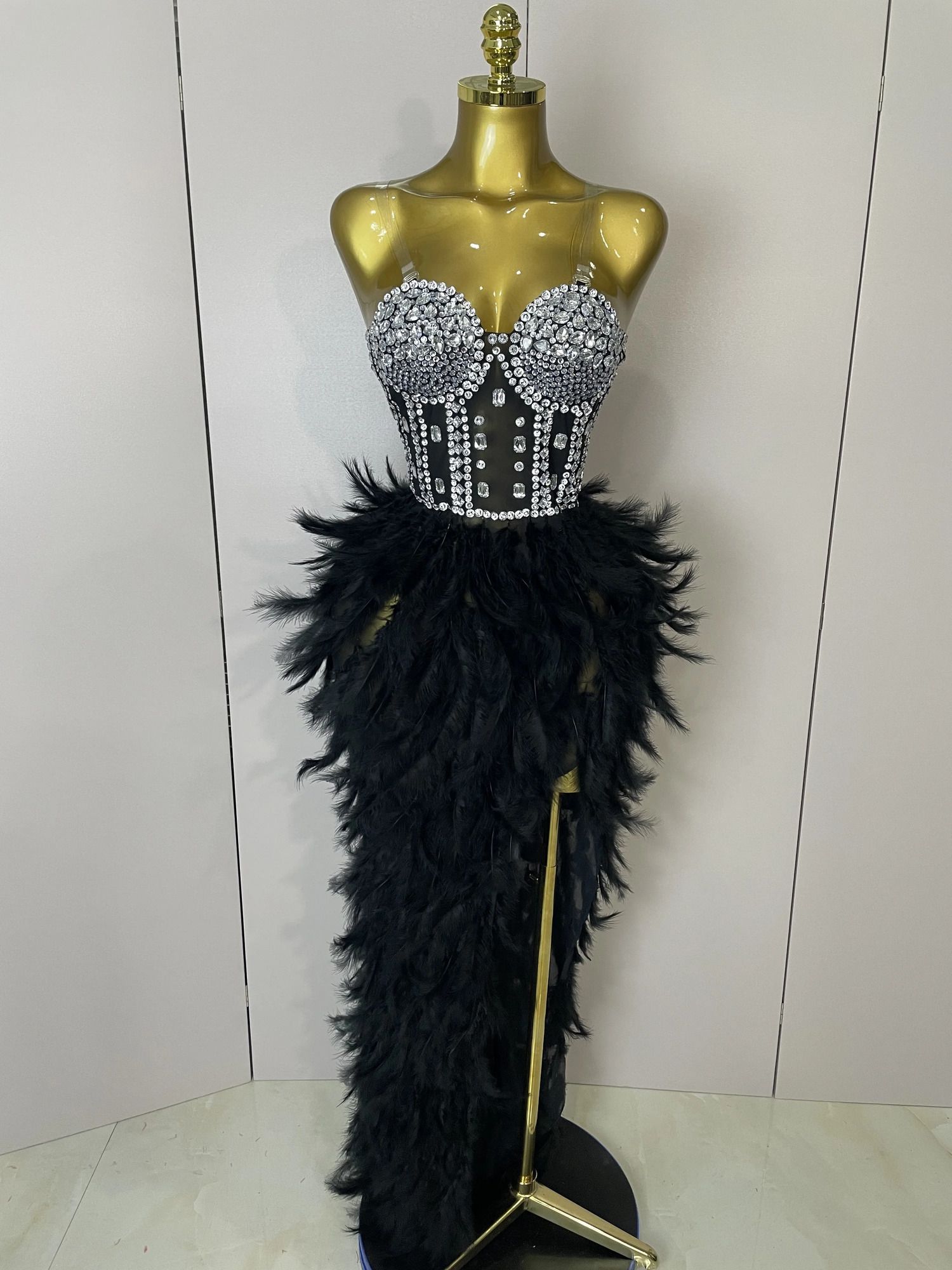 Stock Women Sexy Sparkly Rhinestone Mesh Feather Long Dress Elegant Evening Party Celebrate Birthday Performance Costume 260302
