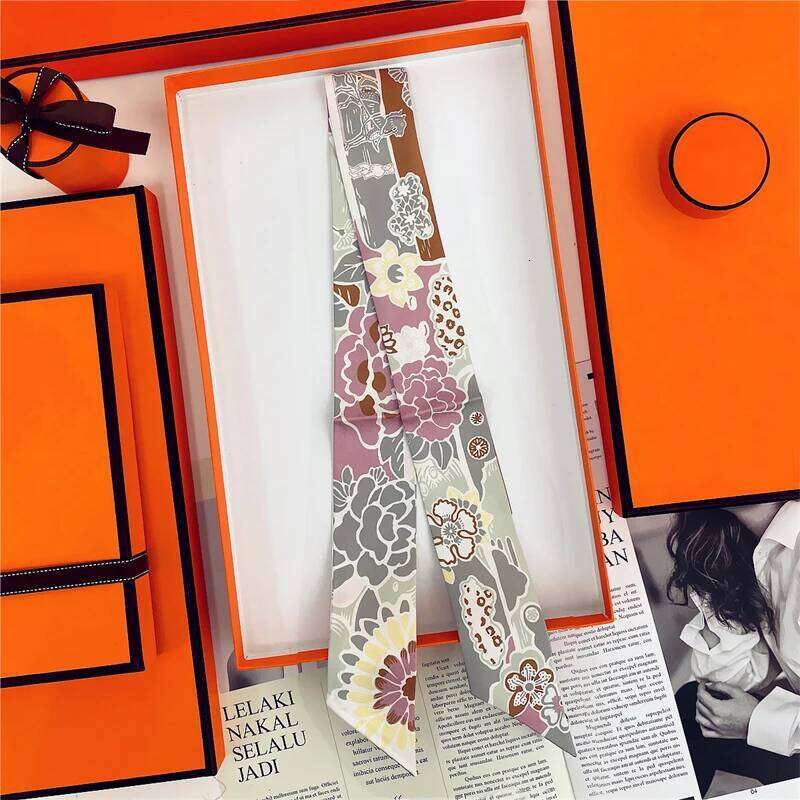 Brand Design Twill % Silk Luxury Print Flowers Scarf Women Foulard Skinny Bag Scarves New Hot Neckerchief Hair Headband 26Y0306