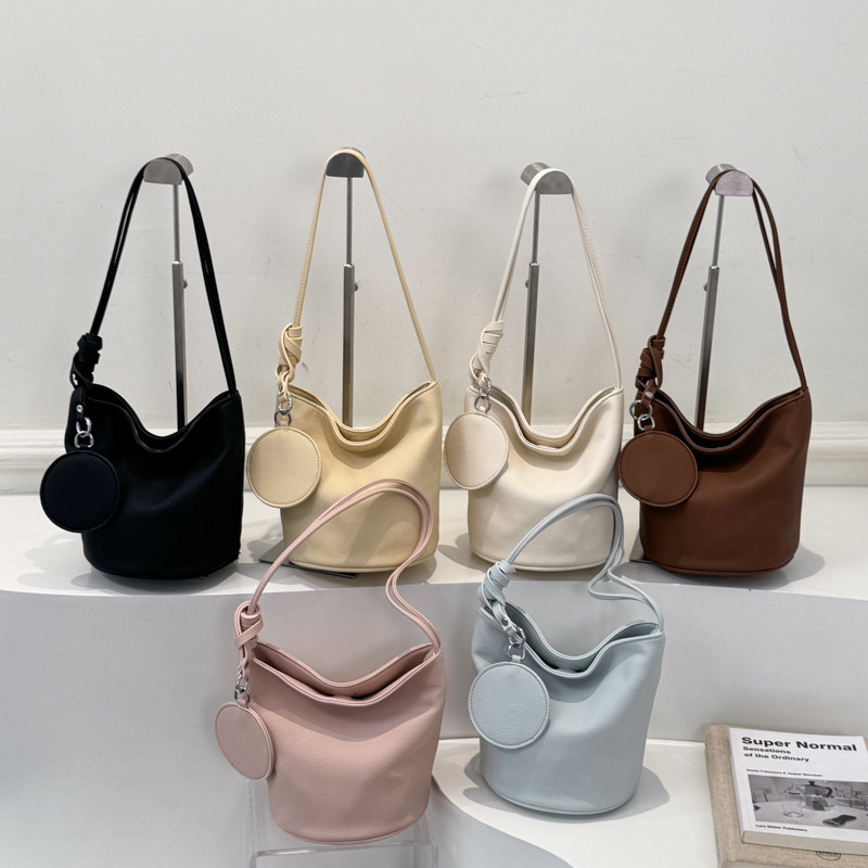 Fashion niche women's handbag spring new fashion simple shoulder bag designer bag crossbody bag luxury handbag